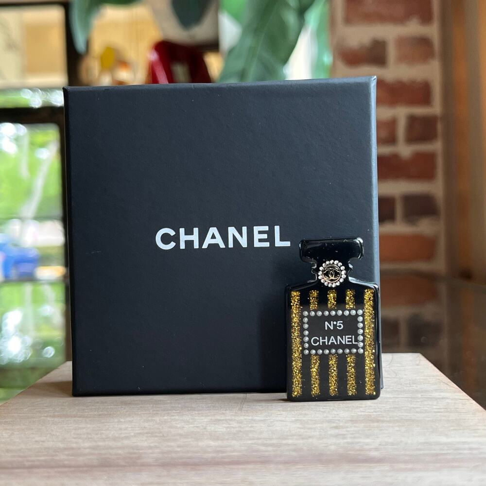 CHANEL CC No5 Perfume Bottle Crystal Embellished Resin Brooch